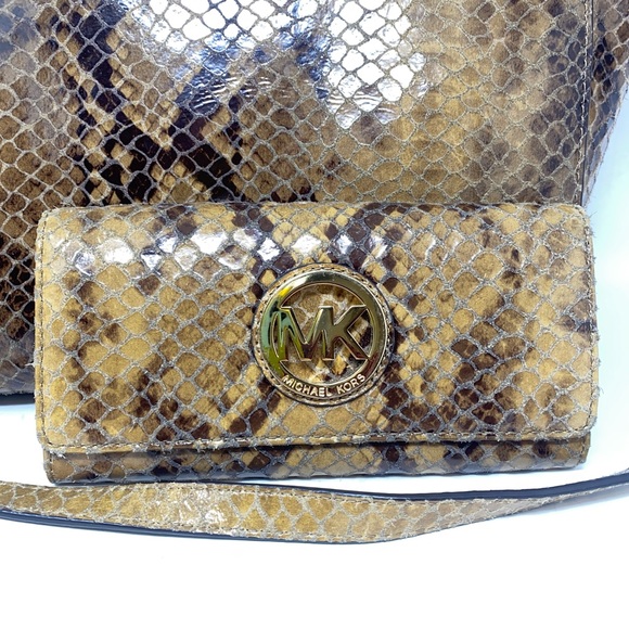 Michael Kors Snake Embossed Selma Tote and Snake Embossed Fulton Wallet. EUC. - Picture 3 of 16